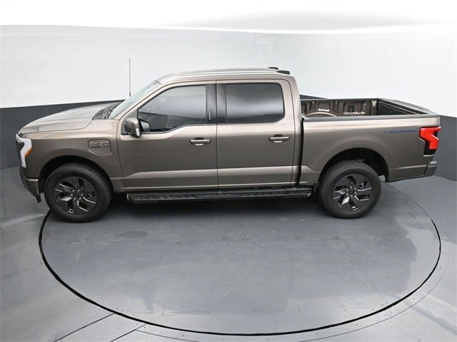 2022 Ford F-150 Lightning Lariat Fully Electric with 20" Wheels